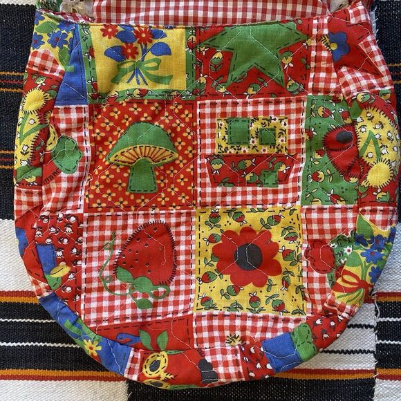 Vintage Cottage Core Quilted Shoulder Bag. Flap Closure. Eyelet Lace. Boho. - Picture 6 of 11